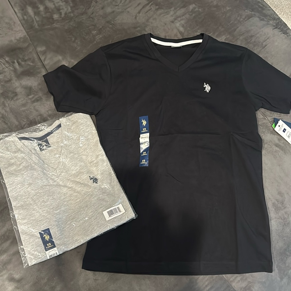 2 NWT Polo V Neck T-shirt Mens Xtra Small